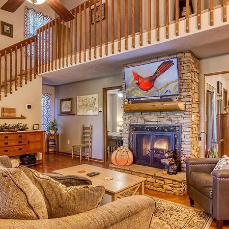 Cozy Cabin With Mountain Views Near Skylift Park! Гетлинбург Екстериор снимка